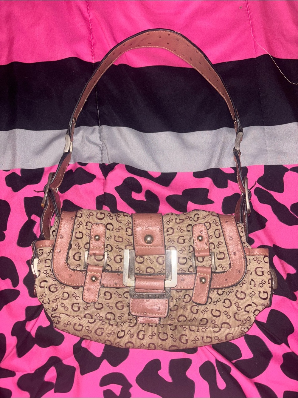 Y2K 2000s Guess shoulder Bag